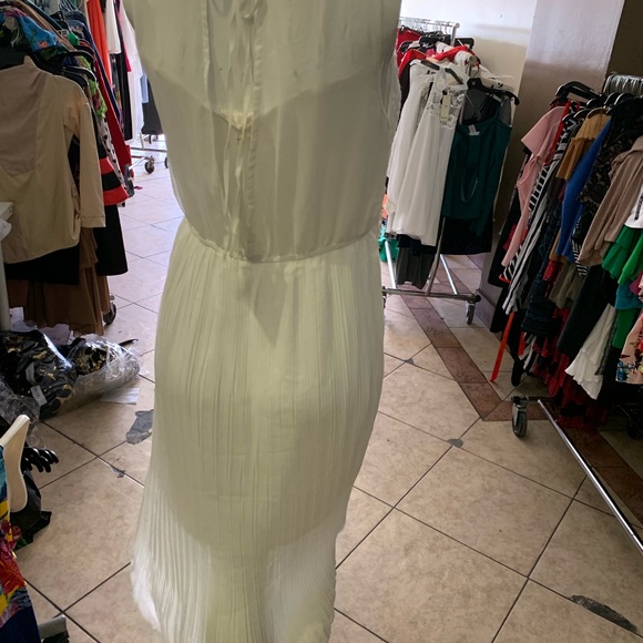 Women long dress. #whitedress#longdress#fashion - Picture 3 of 4